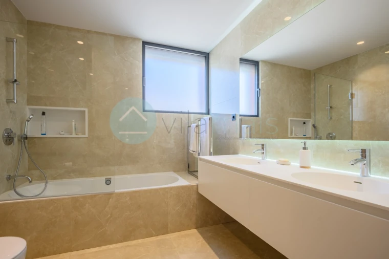 Moradia T4 para Venda em Aldoar, Foz do Douro e Nevogilde Foto 31