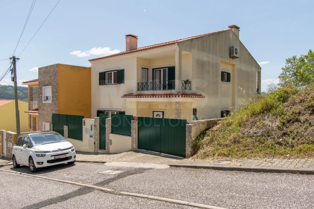 Moradia T3 para Venda em Loures Foto 2