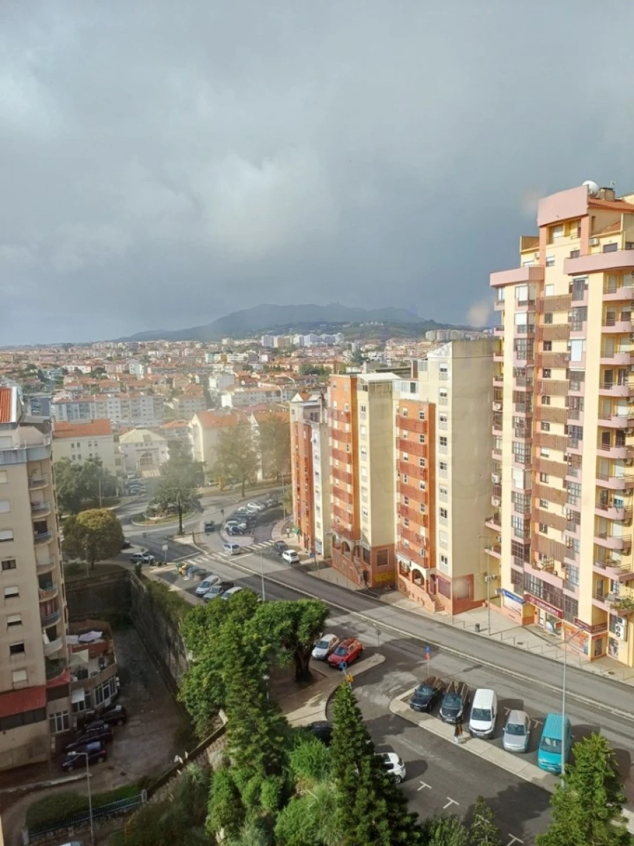 Apartamento T2 para Venda em Algueirão-Mem Martins Foto 16