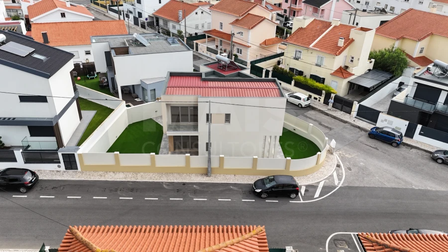 Moradia T3 para Venda em São Domingos de Rana Foto 9