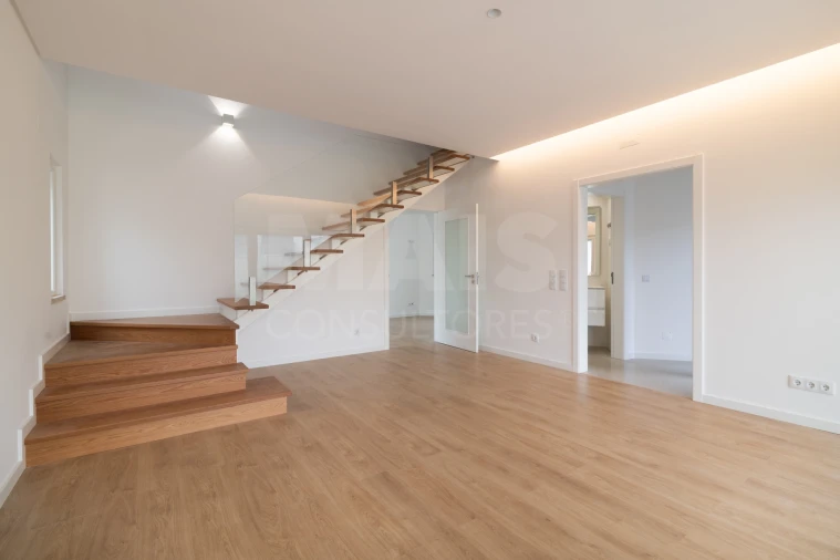 Moradia T3 para Venda em São Domingos de Rana Foto 3