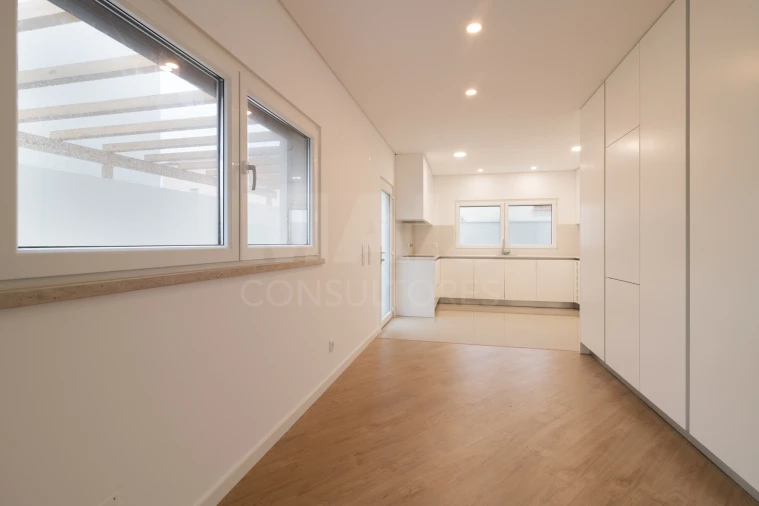 Moradia T3 para Venda em São Domingos de Rana Foto 4