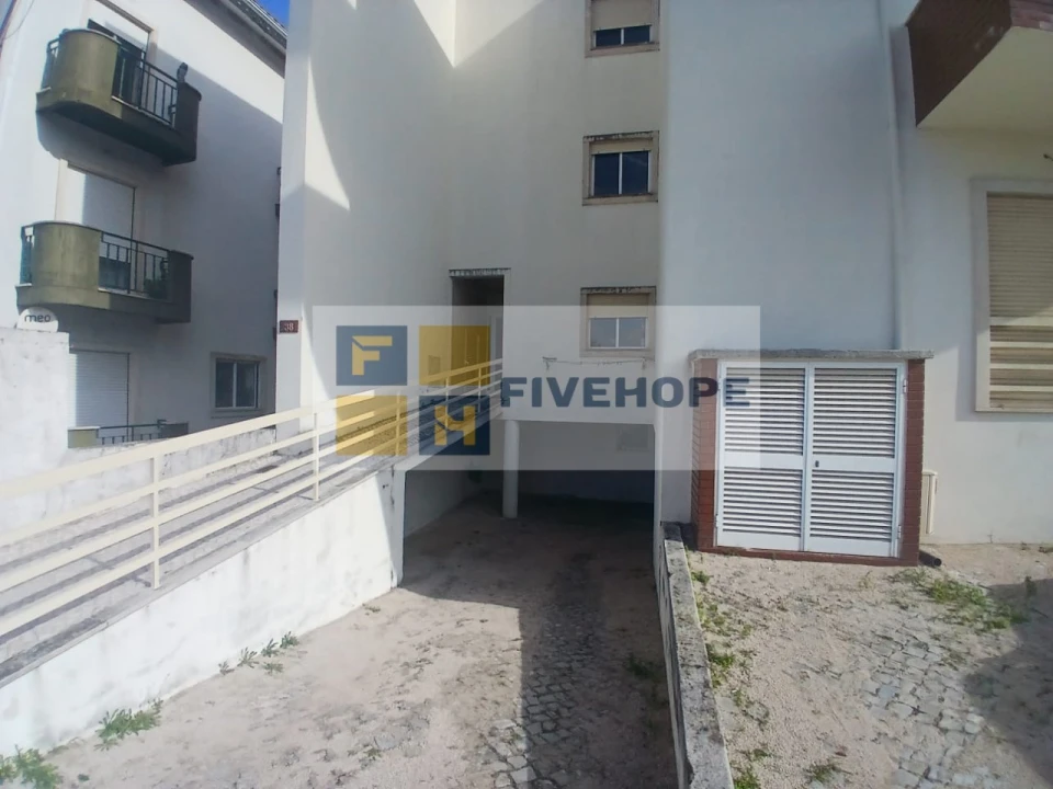Apartamento T2 para Venda em Lousã e Vilarinho Foto 3
