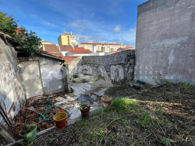 Moradia T2 para Venda em Ponta Delgada (São Pedro) Foto 33