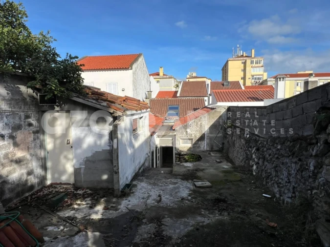 Moradia T2 para Venda em Ponta Delgada (São Pedro) Foto 40