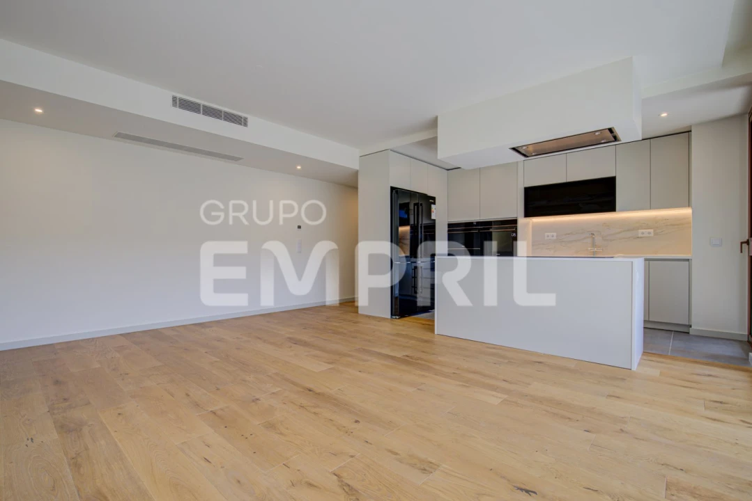 Apartamento T3 para Venda em Oliveira do Douro Foto 4