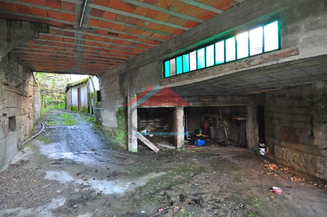 Moradia T5 para Venda em Podame Foto 23