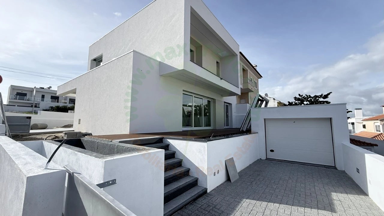 Moradia T4 para Venda em Charneca de Caparica e Sobreda Foto 8