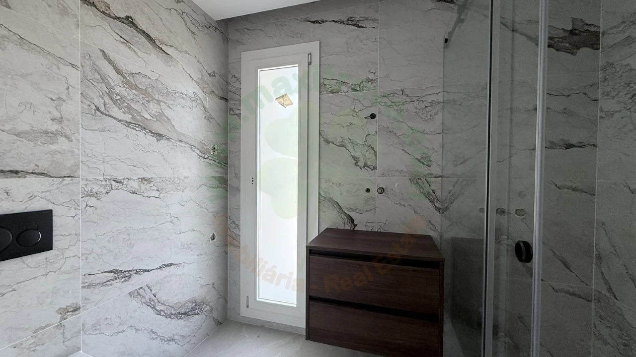 Moradia T4 para Venda em Charneca de Caparica e Sobreda Foto 26