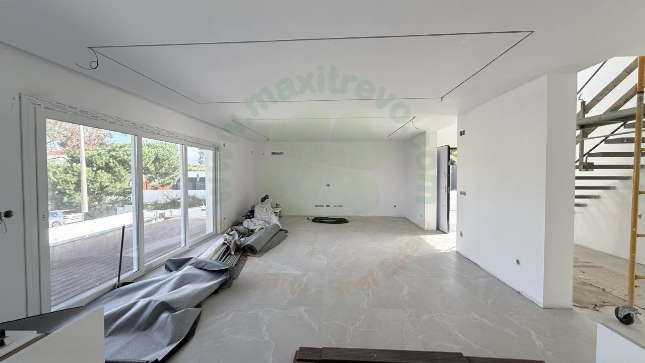 Moradia T4 para Venda em Charneca de Caparica e Sobreda Foto 2