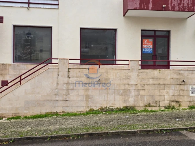 Loja para Venda em Ramada e Caneças