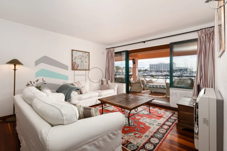 Apartamento T2 para Venda em Quarteira Foto 3