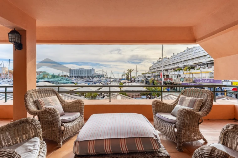 Apartamento T2 para Venda em Quarteira Foto 2