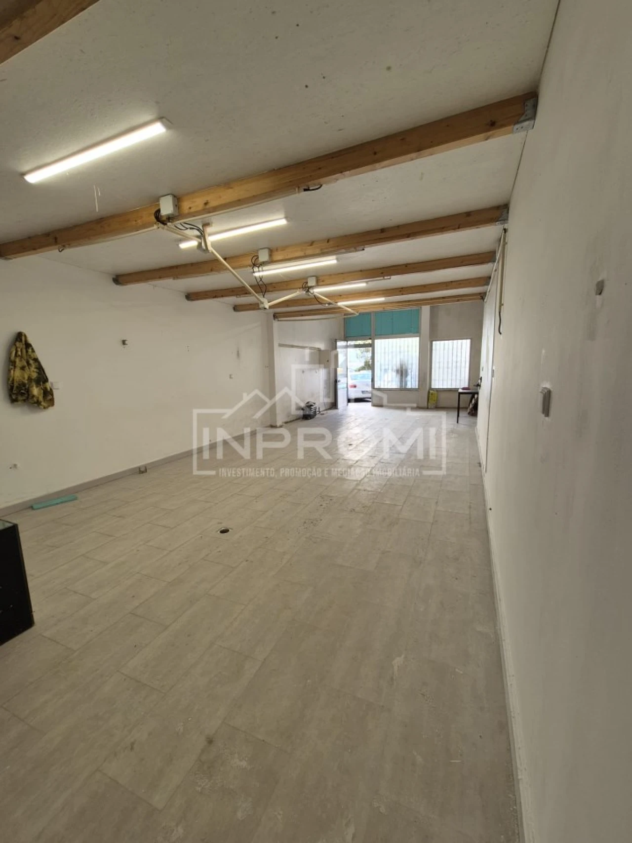 Loja para Venda em Loures Foto 2