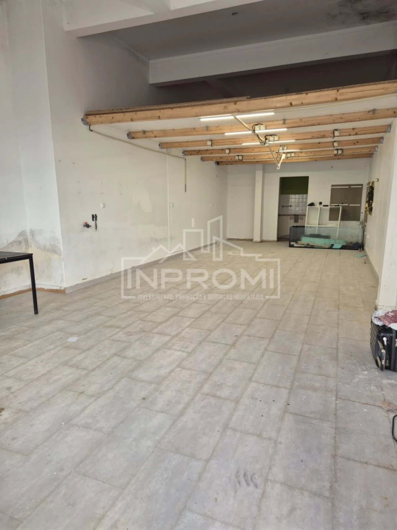 Loja para Venda em Loures Foto 7