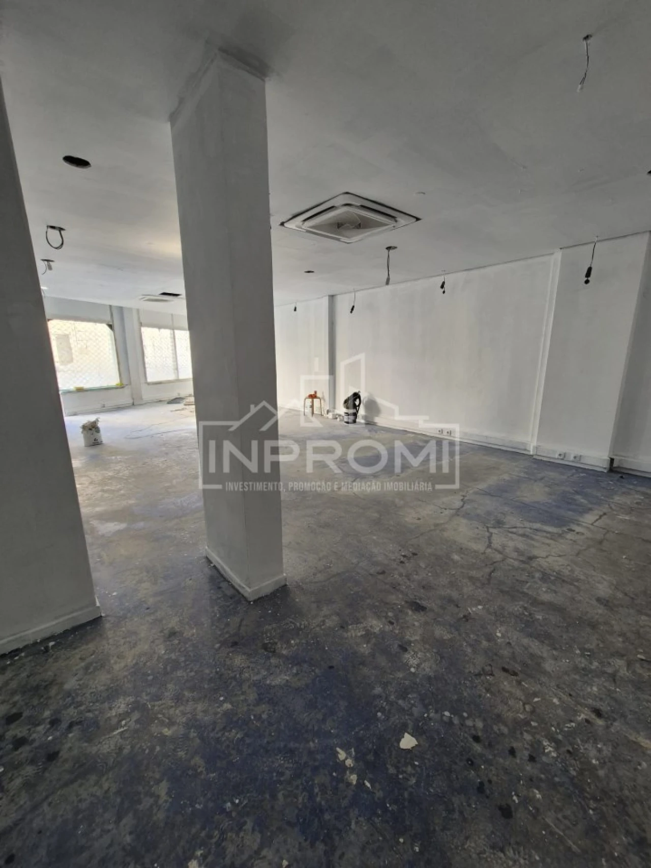 Loja para Venda em Loures Foto 2