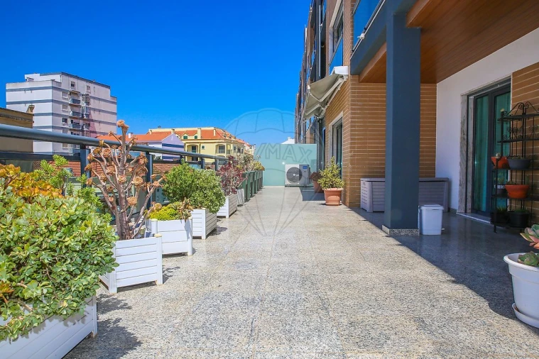 Apartamento T3 para Venda em Carregado e Cadafais Foto 26