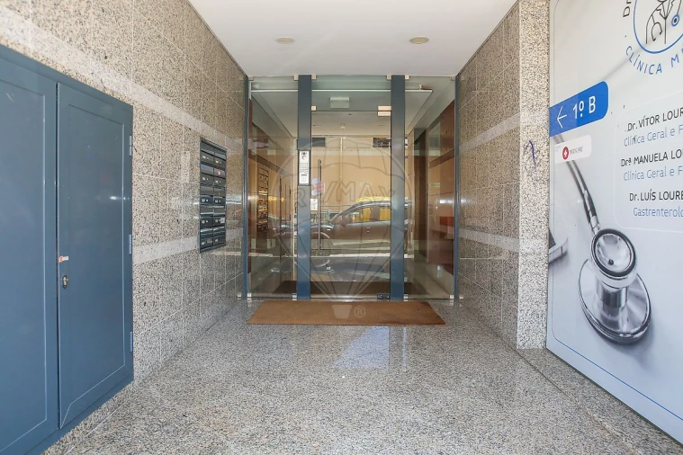 Apartamento T3 para Venda em Carregado e Cadafais Foto 33