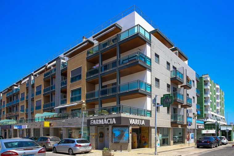 Apartamento T3 para Venda em Carregado e Cadafais