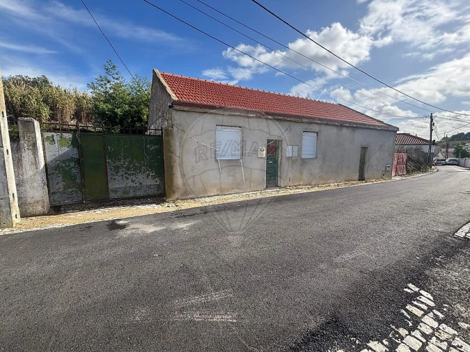 Moradia T3 para Venda em Vale do Paraiso Foto 2