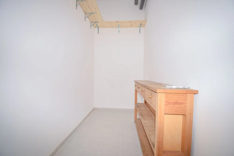 Loja para Arrendamento em São Domingos de Rana Foto 19