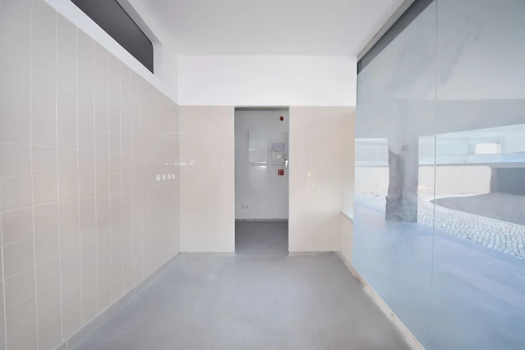 Loja para Arrendamento em São Domingos de Rana Foto 17