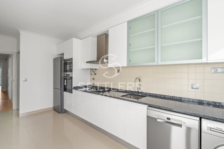 Apartamento T3 para Venda em Carcavelos e Parede Foto 6