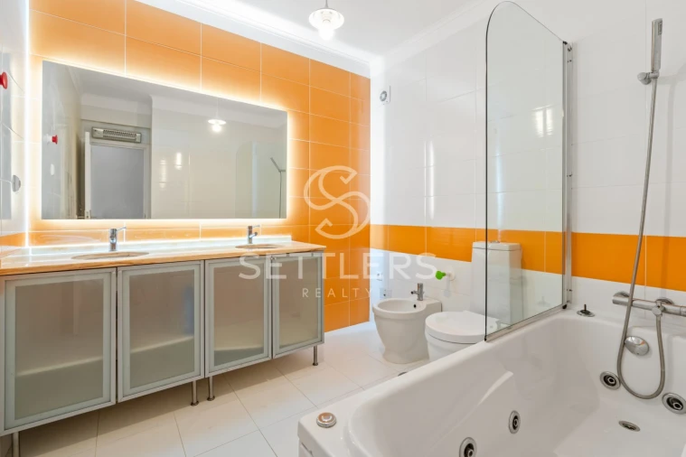 Apartamento T3 para Venda em Carcavelos e Parede Foto 13