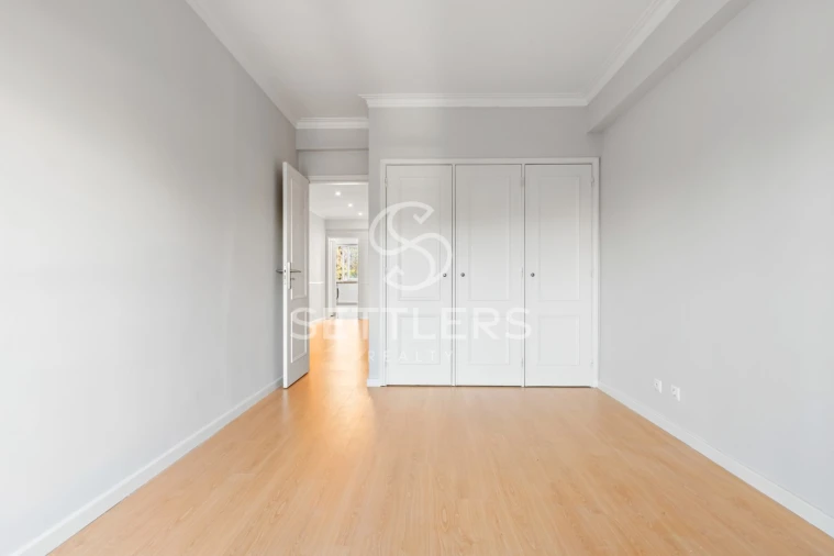 Apartamento T3 para Venda em Carcavelos e Parede Foto 15