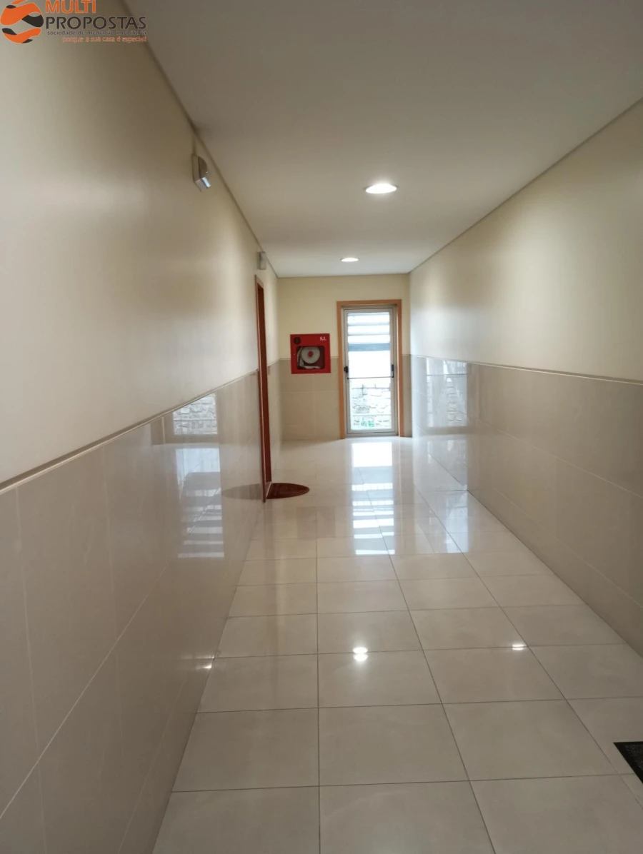 Apartamento T1 para Venda em Gualtar Foto 4