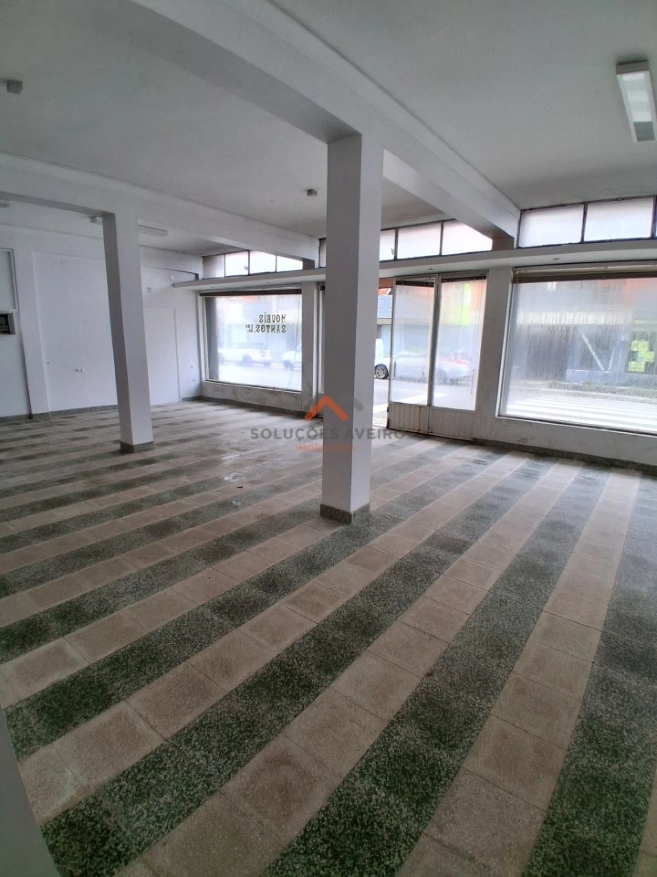 Loja para Arrendamento em Recardães e Espinhel Foto 4