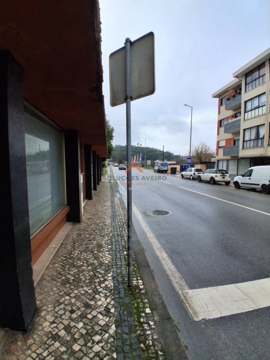 Loja para Arrendamento em Recardães e Espinhel Foto 7