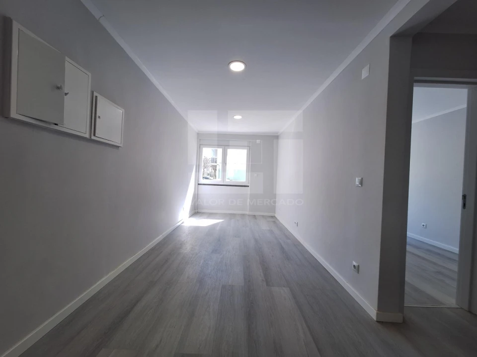 Apartamento T2 para Venda em Benfica Foto 7