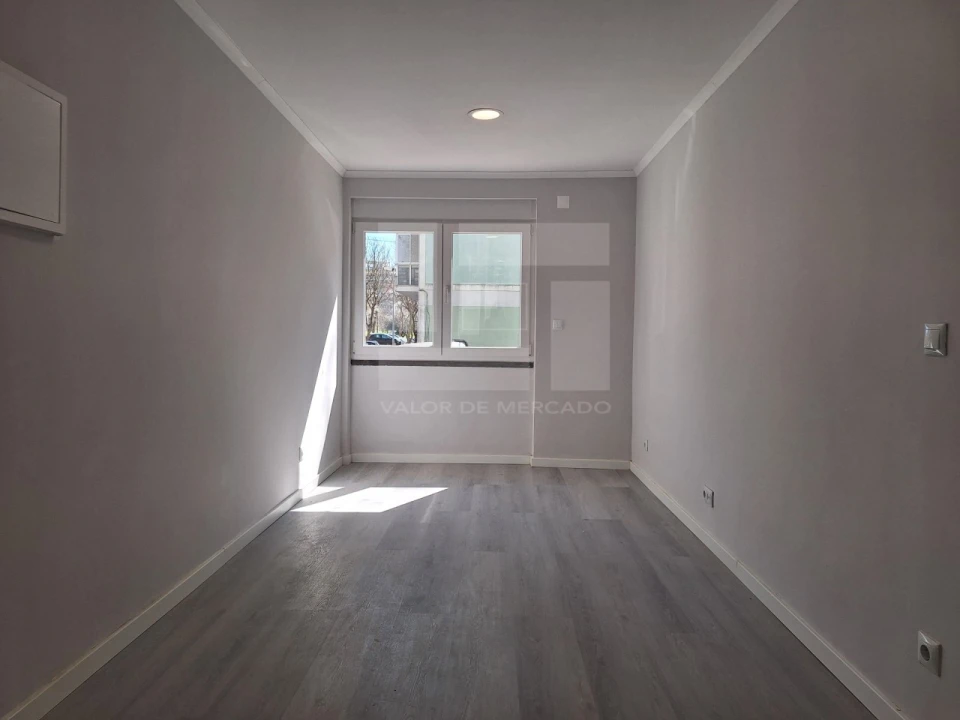 Apartamento T2 para Venda em Benfica Foto 9