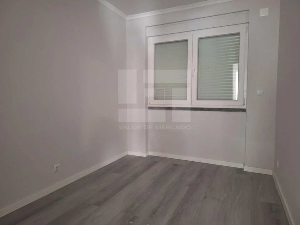 Apartamento T2 para Venda em Benfica Foto 10