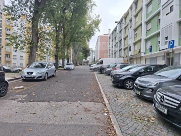 Apartamento T2 para Venda em Benfica