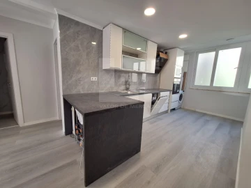 Apartamento T2 para Venda em Benfica
