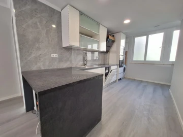 Apartamento T2 para Venda em Benfica