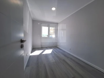 Apartamento T2 para Venda em Benfica