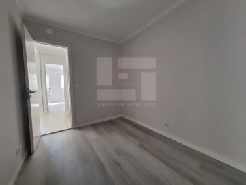Apartamento T2 para Venda em Benfica