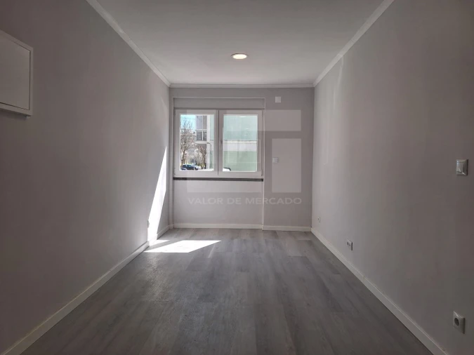 Apartamento T2 para Venda em Benfica Foto 9