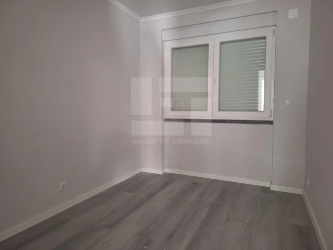 Apartamento T2 para Venda em Benfica Foto 10