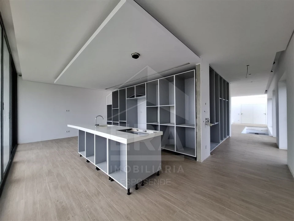 Moradia T3 para Venda em Palmeira de Faro e Curvos Foto 4