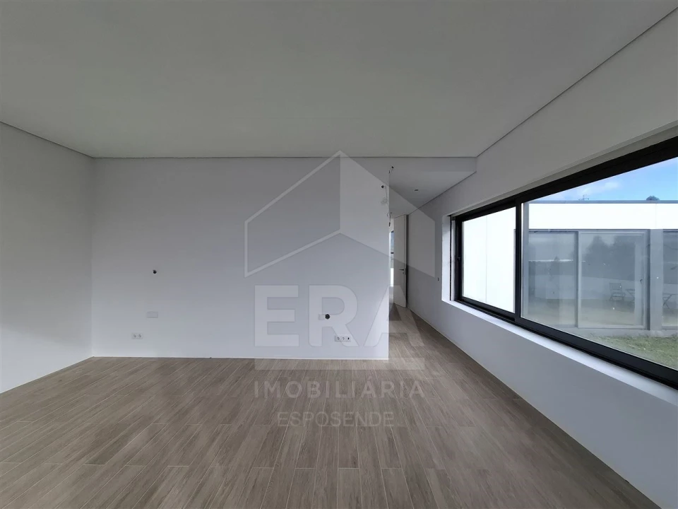 Moradia T3 para Venda em Palmeira de Faro e Curvos Foto 16