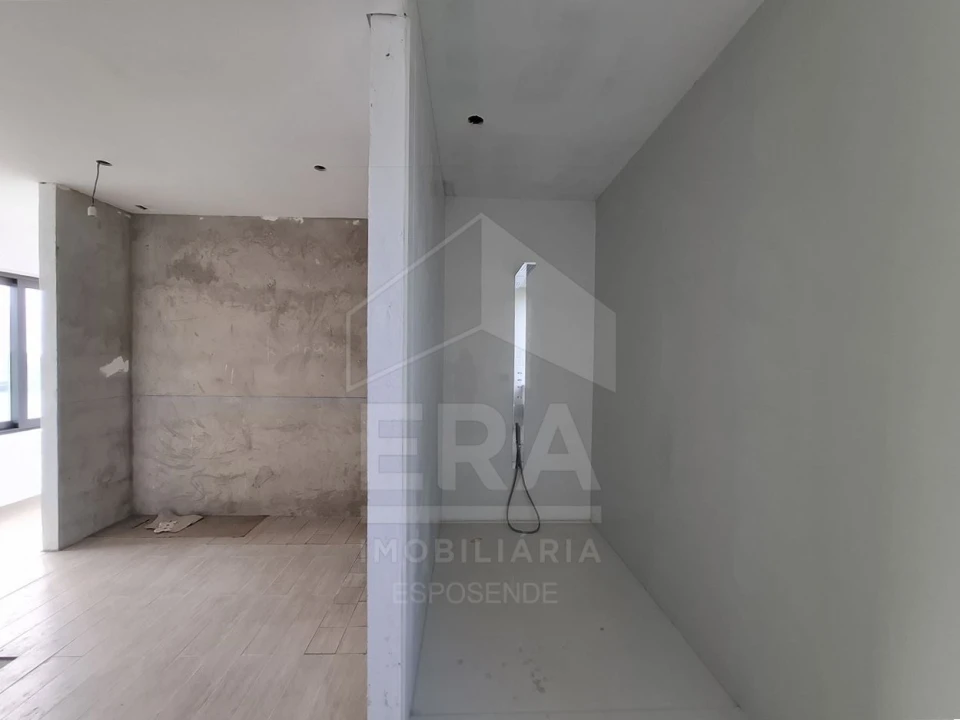 Moradia T3 para Venda em Palmeira de Faro e Curvos Foto 18