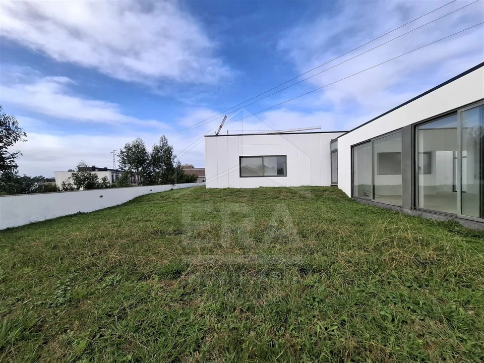 Moradia T3 para Venda em Palmeira de Faro e Curvos Foto 24