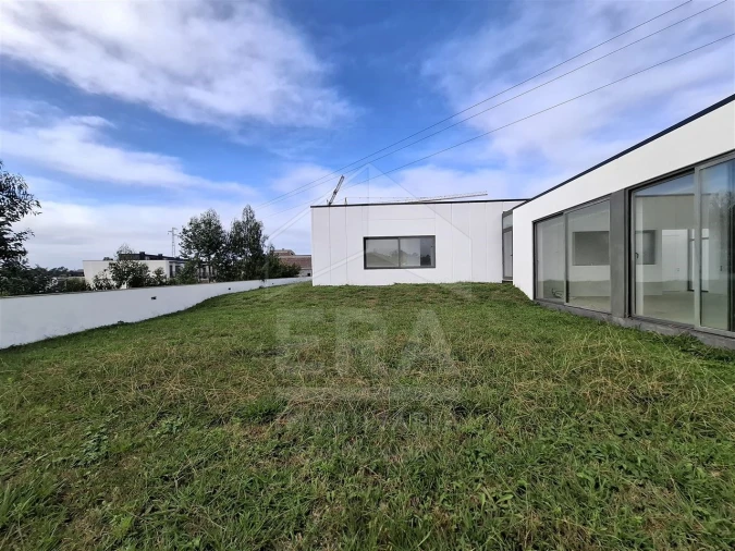 Moradia T3 para Venda em Palmeira de Faro e Curvos Foto 24