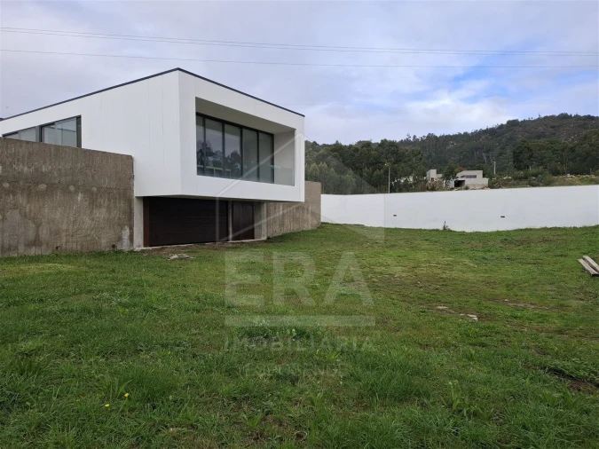 Moradia T3 para Venda em Palmeira de Faro e Curvos Foto 25