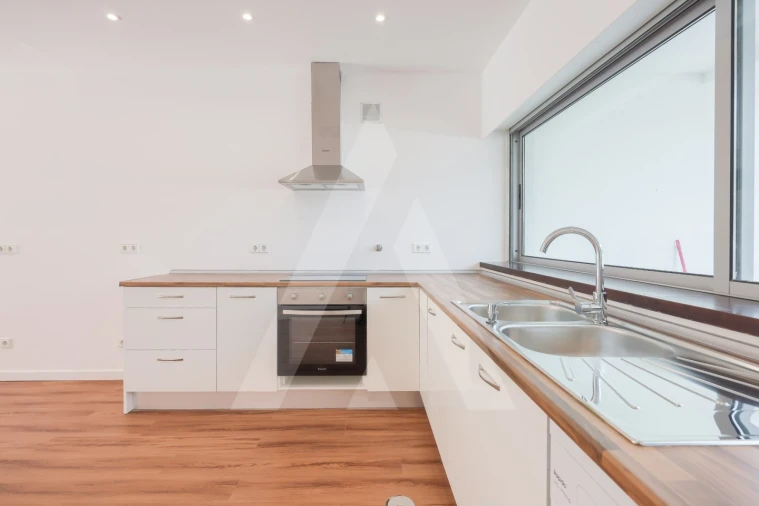 Moradia T4 para Venda em Eixo e Eirol