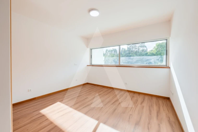 Moradia T4 para Venda em Eixo e Eirol Foto 27